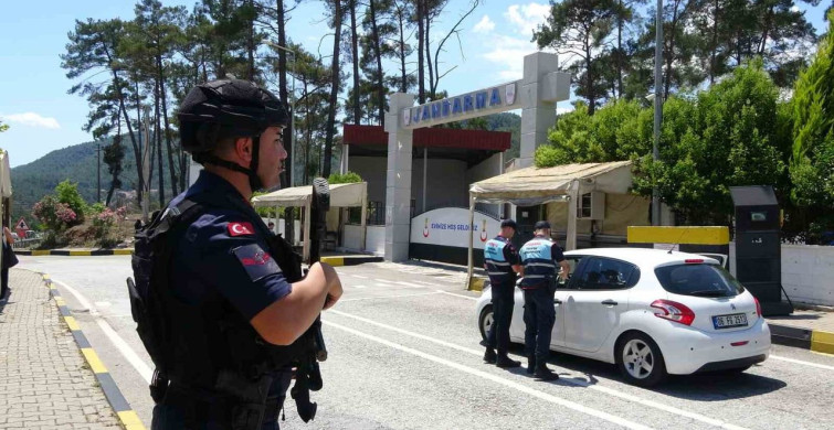 Marmaris ve Datça'ya Bayram Tatili İçin Araç Akını
