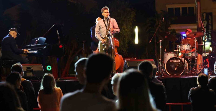 Marmaris'te İtalyan Fusion Müzik Gecesi