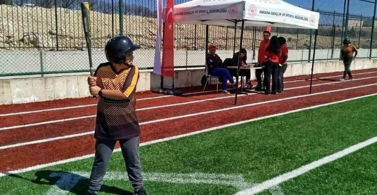 Maver Kemal Arsoy Ortaokulu Beyzbol Takımı Türkiye Finallerine Yükseldi