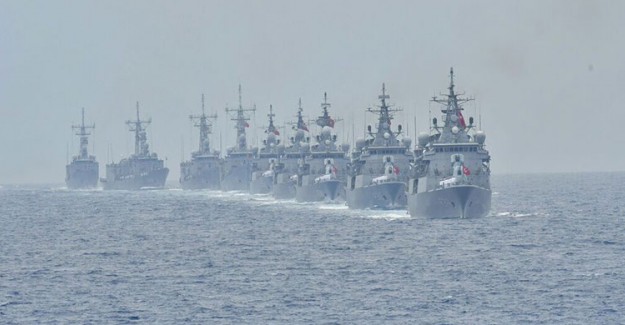 Mavi Vatan 2019 Tatbikatını Bitiren Türk Savaş Gemileri İstanbul Boğazı'ndan Geçti