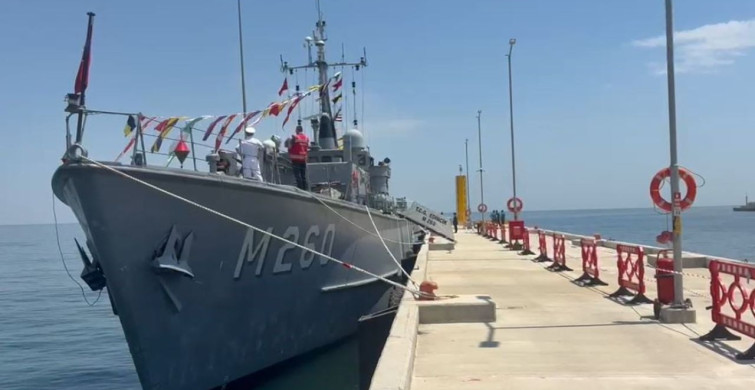 Mayın gemisi kabotaj bayramı’nda vatandaşların ziyaretine açıldı