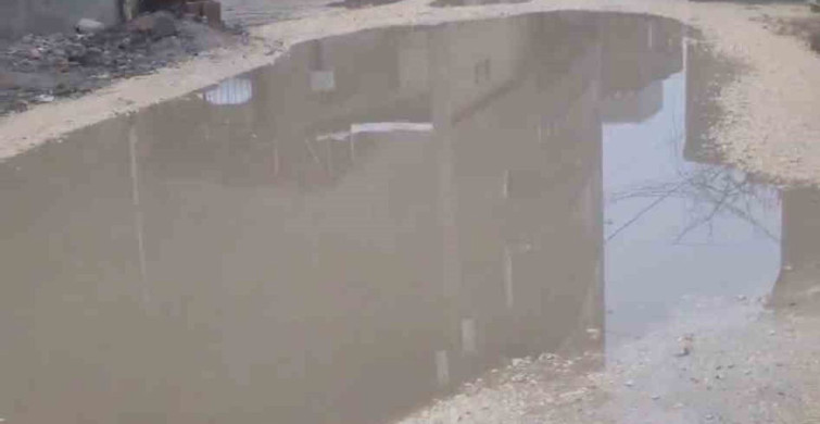 Mazıdağı'nda Yağışlar Sokakları Gölet Haline Getirdi