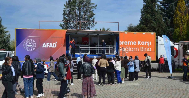 MCBÜ'de 'Afetlerde İnsan Olmak' Sempozyumu Gerçekleştirildi