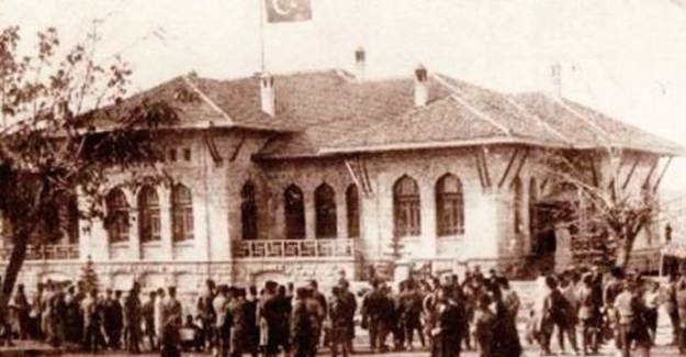 Meclis Arşivi'nden Cumhuriyet'in Kuruluş Belgeleri Çıkarıldı