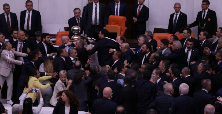 Meclis’te Yemin Öncesi Skandal Kavga! Yumruklar Konuştu, Ortalık Karıştı
