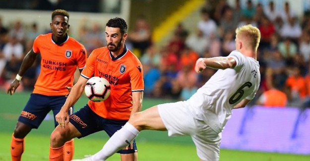 Medipol Başakşehir - Kasımpaşa Maçında İlk 11'ler Belli Oldu
