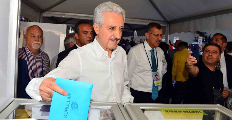 Mehmet Ali Aydınlar, Fenerbahçe Başkanlığına Aday Olmayacağını Duyurdu