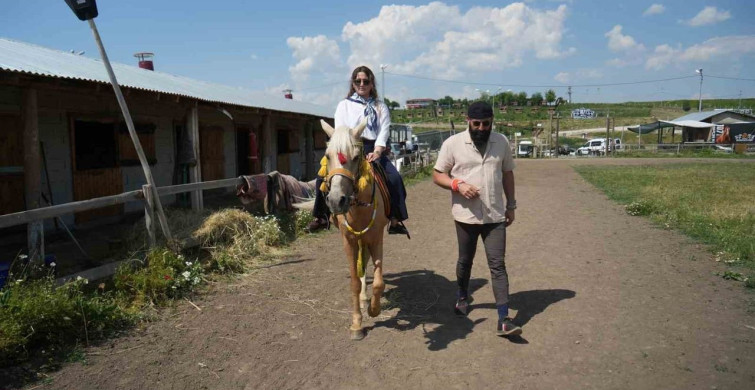 Mehmet: Fetihler Sultanı oyuncusu Mustafa Kaya, Muş’ta film atlarını hazırladı