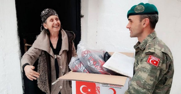 Mehmetçik Kosova'da İhtiyaç Sahiplerinin Yüzünü Güldürdü
