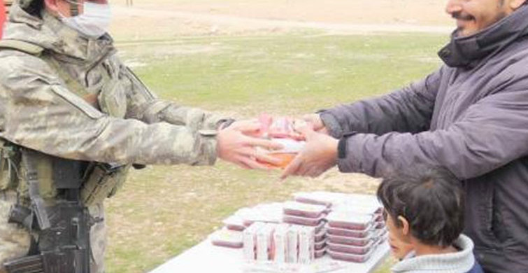 Mehmetçik'ten Barış Pınarı Bölgesine Yardım