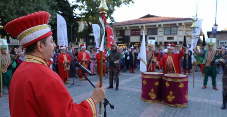 Mehter sesleri bu kez Gazi Orhan Parkı'nda yükseldi