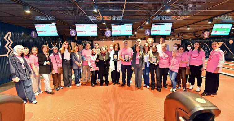 Meme Kanseri Farkındalığı İçin Bowling Etkinliği