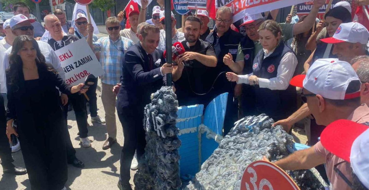 Memurlar taleplerini 'sabır taşı' ile dile getirdi