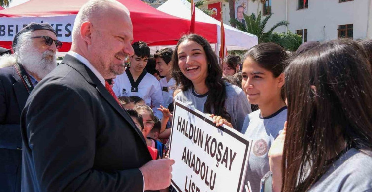 Menemen'de 19 Mayıs Coşkusu: Gençlik ve Spor Bayramı Kutlandı