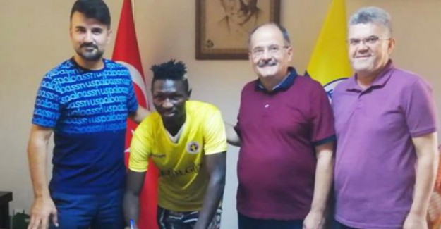 Menemenspor'dan Forvete Nijeryalı Takviye 