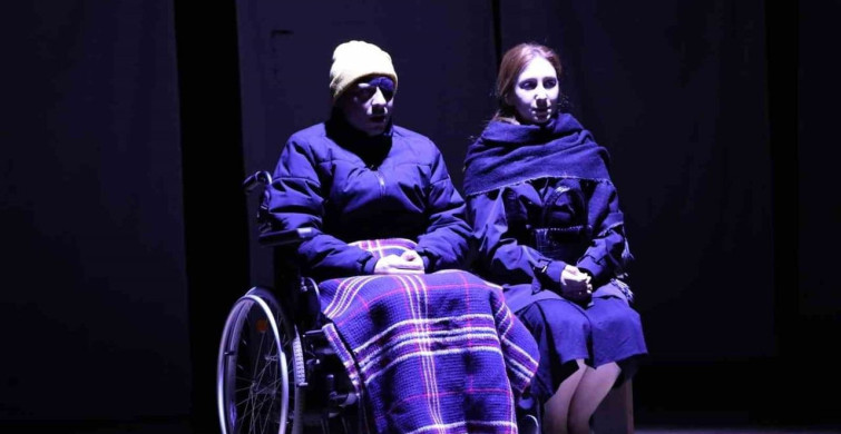 Menteşe Belediye Tiyatrosu Fethiye'de "Çocuk Parkı Yaraları" ile Sahne Aldı