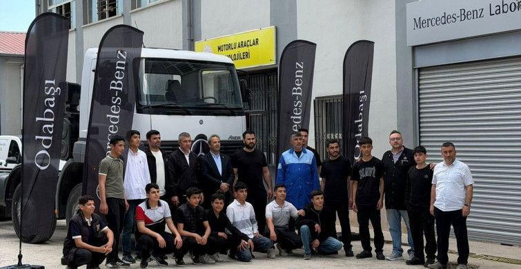 Mercedes-Benz Türk 5 Bin Genç İçin Eğitim Desteği Sağlıyor