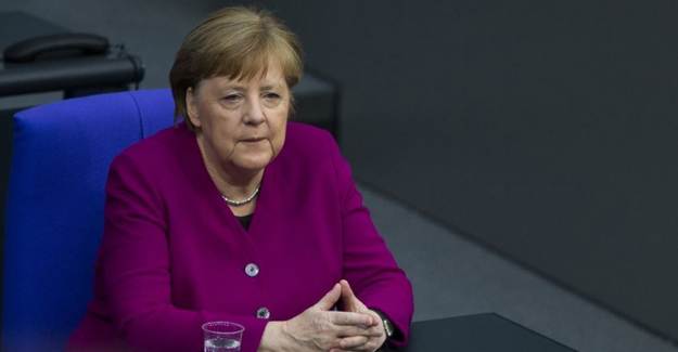Merkel Belarus'taki Seçim Sonuçlarını Tanımadıklarını Duyurdu