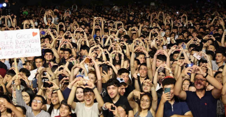 Merkezefendi'de 19 Mayıs Coşkusu Poizi Konseriyle Yaşandı