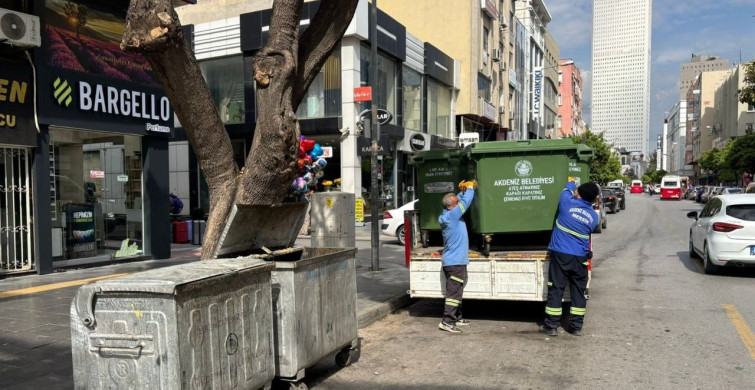 Mersin Akdeniz'de Çöp Konteynerleri Yenileniyor