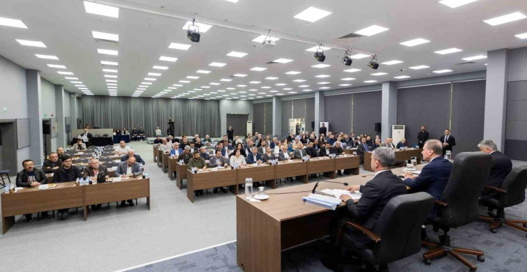 Mersin Büyükşehir Belediye Başkanı Vahap Seçer: Kentin Refahını Artırmak İçin Çalışıyoruz