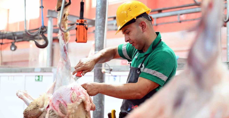 Mersin Büyükşehir Belediyesi'nin Kurban Hizmetleri Tam Not Aldı