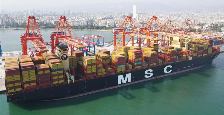 Mersin Limanı'nın Yeni Terminaline Dev Konteyner Gemisi Yanaştı