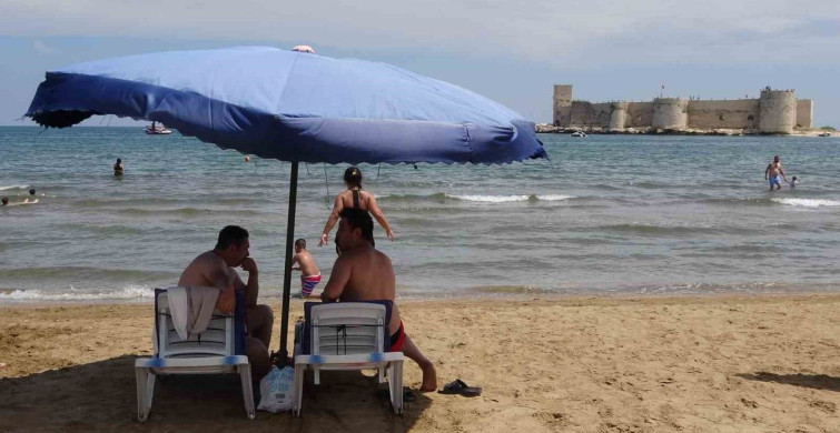Mersin Sahilleri Kurban Bayramı'nda Tatilcilerle Dolu