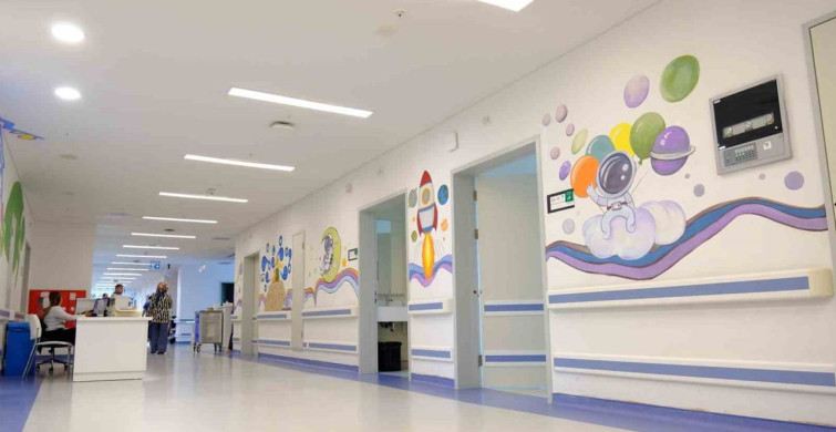 Mersin şehir hastanesi’nde çocuk servisleri renklendirildi