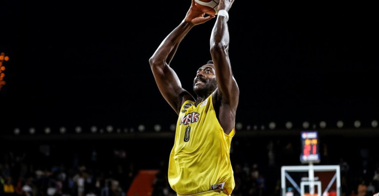 Mersin Spor, Karşıyaka'yı Zorlu Bir Maçta Geçti