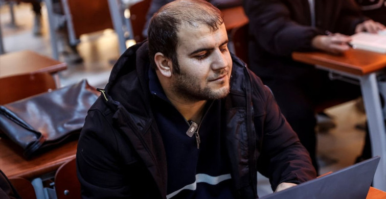 Mersin Valisi Toros, Görme Engelli Öğrenciye Destek Oldu