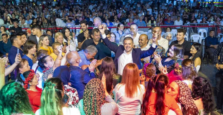 Mersin'de 7. Örtüaltı Üzüm Festivali Coşkusu