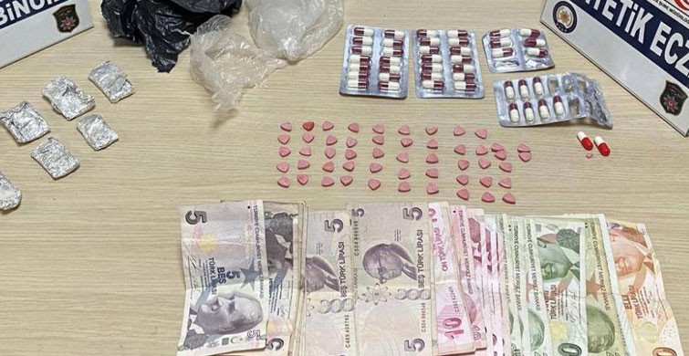 Mersin’de Bir Takside Bulunan 4 Zanlıdan Uyuşturucu Çıktı
