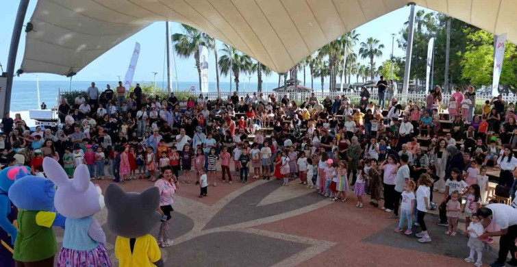 Mersin'de Çocuklar Akıl ve Zeka Oyunları Şenliği'nde Buluştu