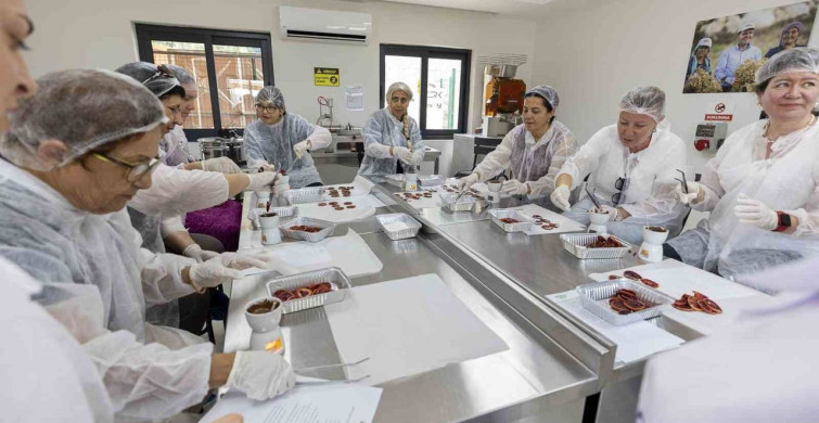 Mersin'de coğrafi işaretli kan portakalı yeni bir ürüne dönüştü