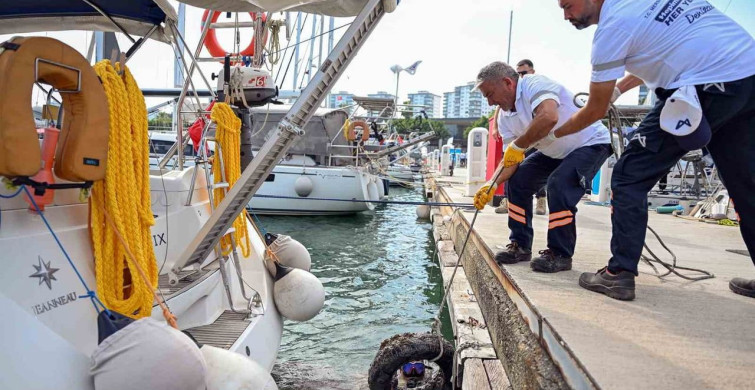 Mersin'de Deniz Dibi Temizliği Etkinliği