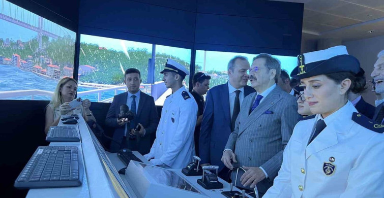 Mersin'de denizcilik fakültesi binası hizmete açıldı