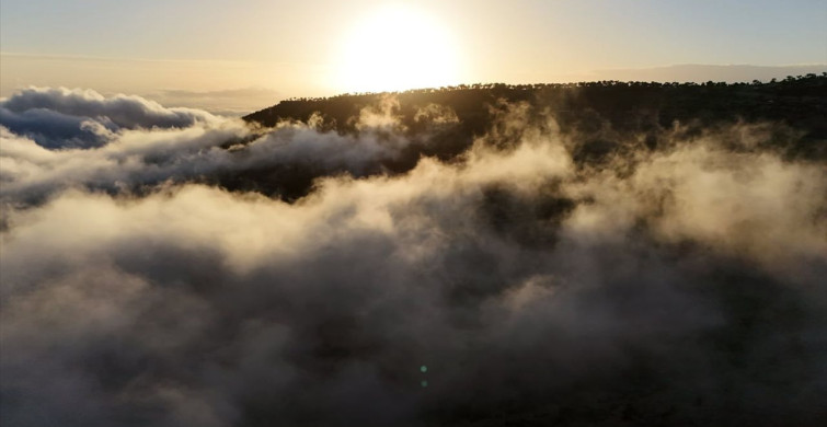 Mersin'de Dronla Görüntülenen Etkileyici Sis Manzarası