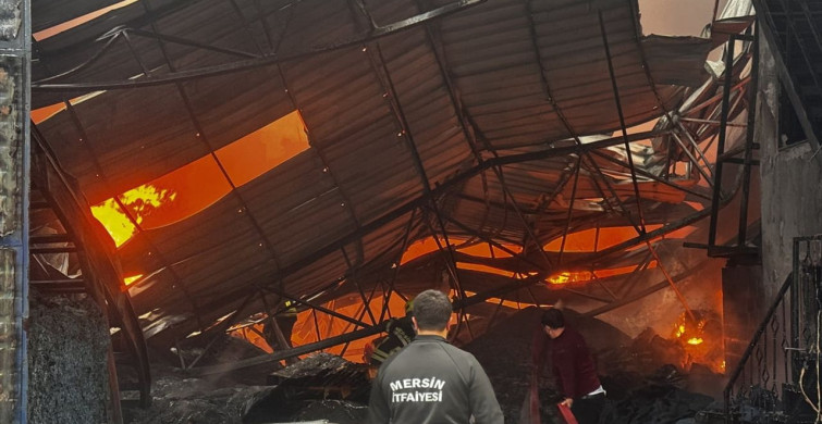 Mersin'de Geri Dönüşüm Fabrikasında Yangın Kontrol Altında