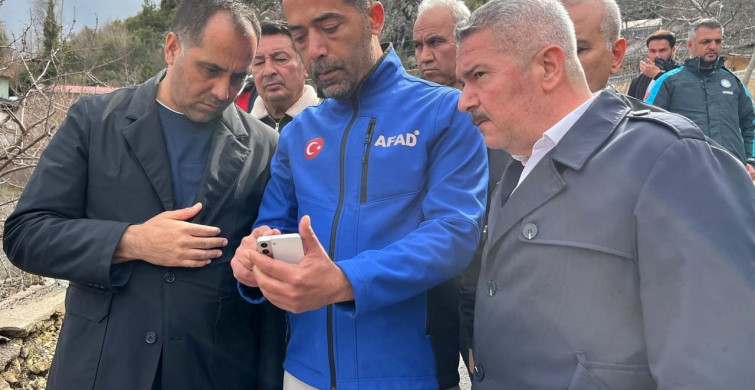 Mersin'de Heyelan: Ali Kıratlı İncelemelerde Bulundu