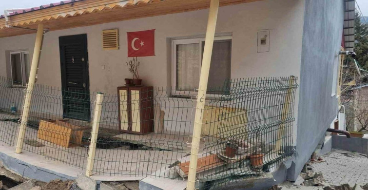 Mersin'de Heyelan: Yol Yarıldı ve Evler Hasar Gördü