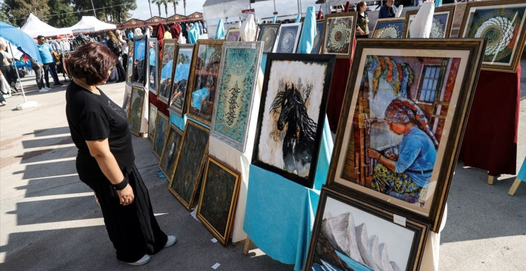 Mersin'de İşyurtları Ürün ve El Sanatları Fuarı Ziyaretçilerin İlgisini Çekiyor