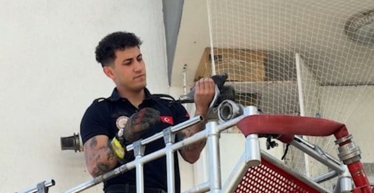 Mersin'de İtfaiye Ekipleri Mahsur Güvercini Kurtardı