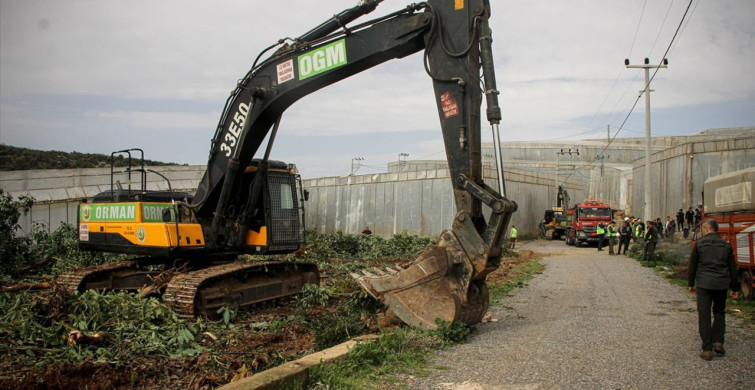Mersin'de Kaçak Yapıların Yıkımına Başlandı