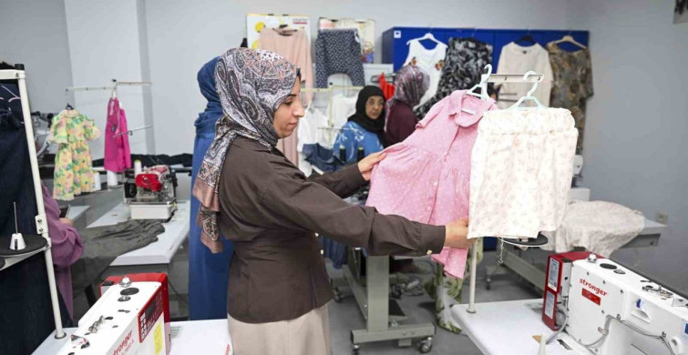Mersin'de kadınların el emeği ürünleri sergilendi