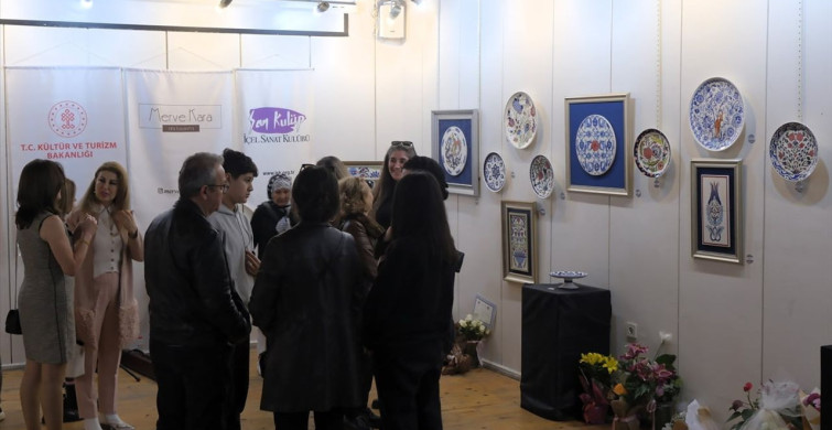 Mersin'de 'Lamekan Çiniler' Sergisi Açıldı
