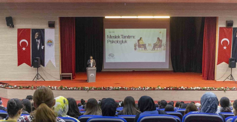 Mersin'de Meslek Tanıtım Semineri Düzenlendi