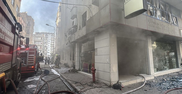 Mersin'de Organizasyon İşletmesinde Yangın Çıktı