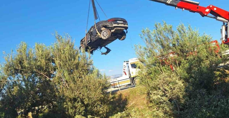 Mersin'de Otomobil Kazası: Sürücü Yaralı Kurtuldu