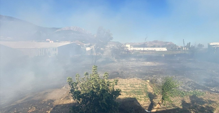 Mersin'de Sera Yangını İtfaiye Tarafından Kontrol Altına Alındı